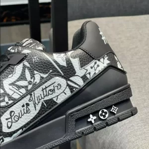 LV Trainer Sneaker - RLS32