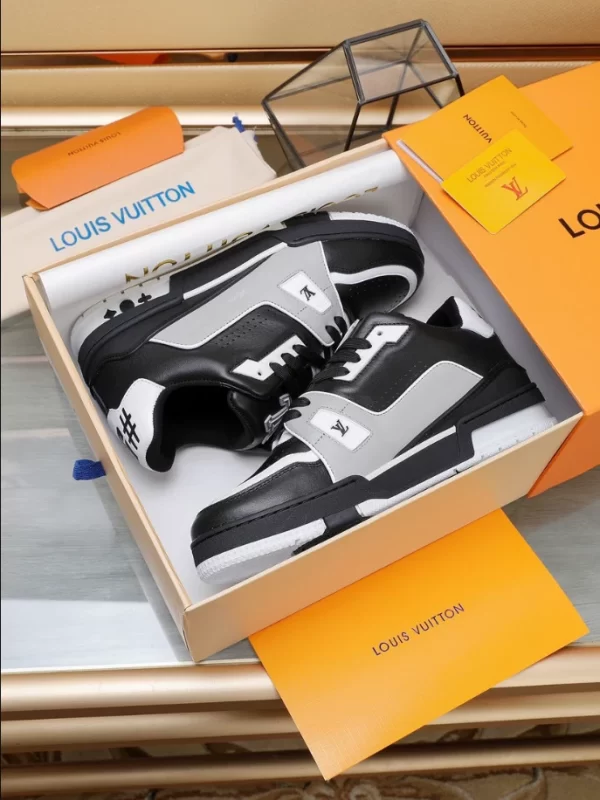 LV Trainer Sneaker - RLS39