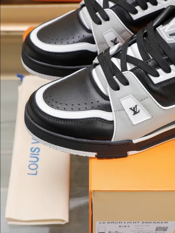 LV Trainer Sneaker - RLS39