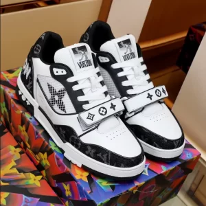 LV Trainer Sneaker - RLS40