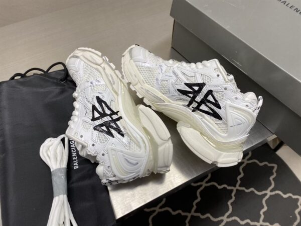 Balenciaga Runner Graffiti Sneaker - RBS12