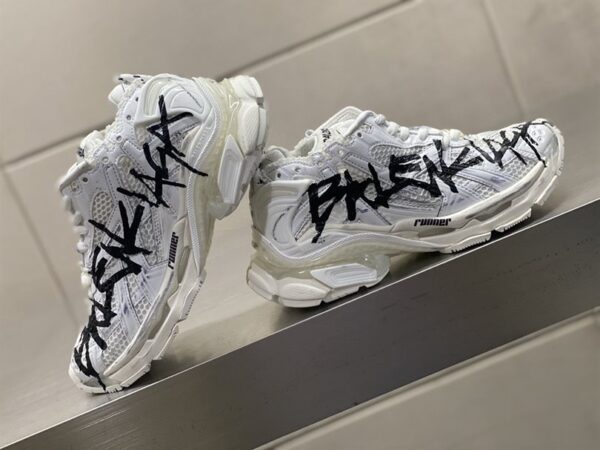 Balenciaga Runner Graffiti Sneaker - RBS12