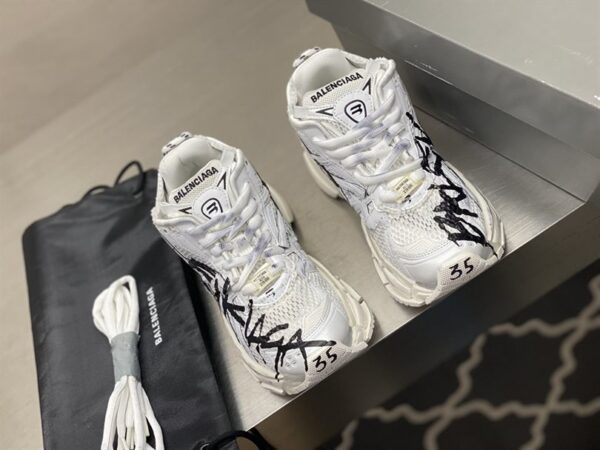 Balenciaga Runner Graffiti Sneaker - RBS12