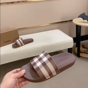 Burberry Check Slides - SB07