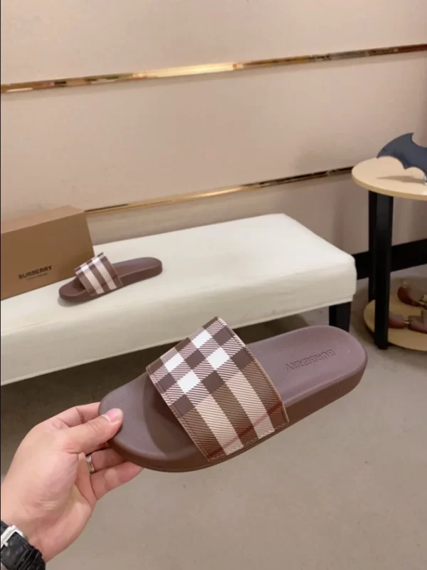 Burberry Check Slides - SB07