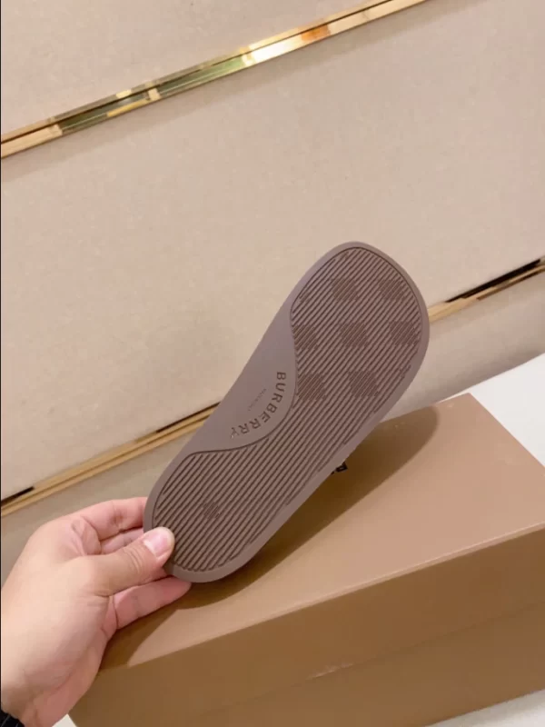 Burberry Check Slides - SB07