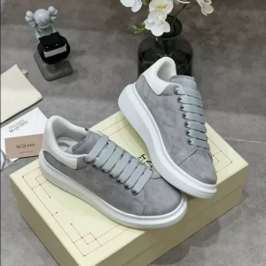 Alexander McQueen Oversized Sneaker - RAS31