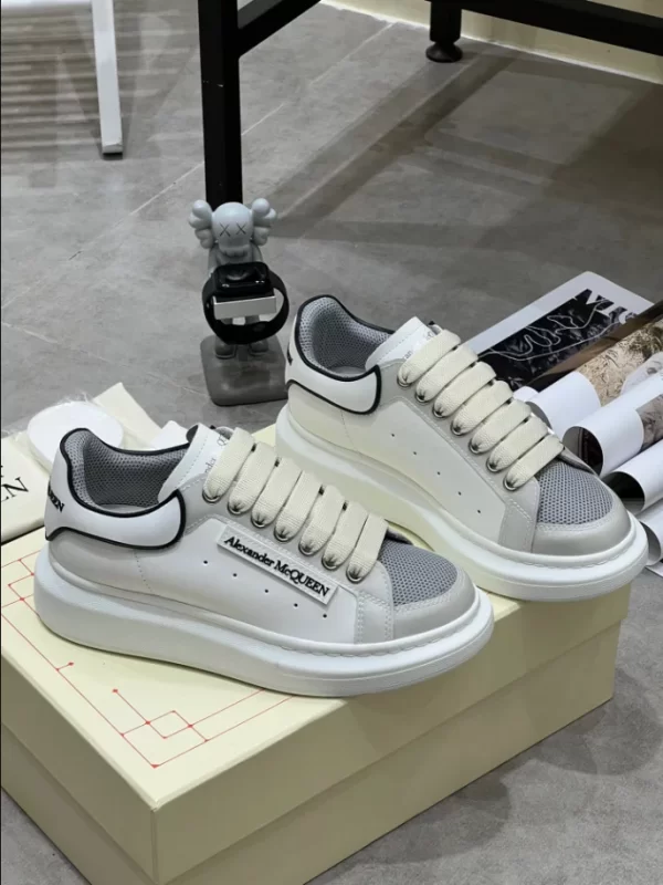 Alexander McQueen Oversized Sneaker - RAS59