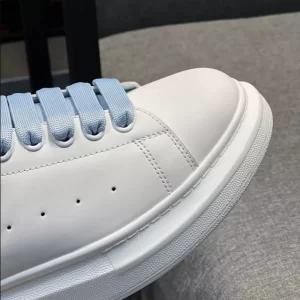 Alexander McQueen Oversized Sneaker - RAS13