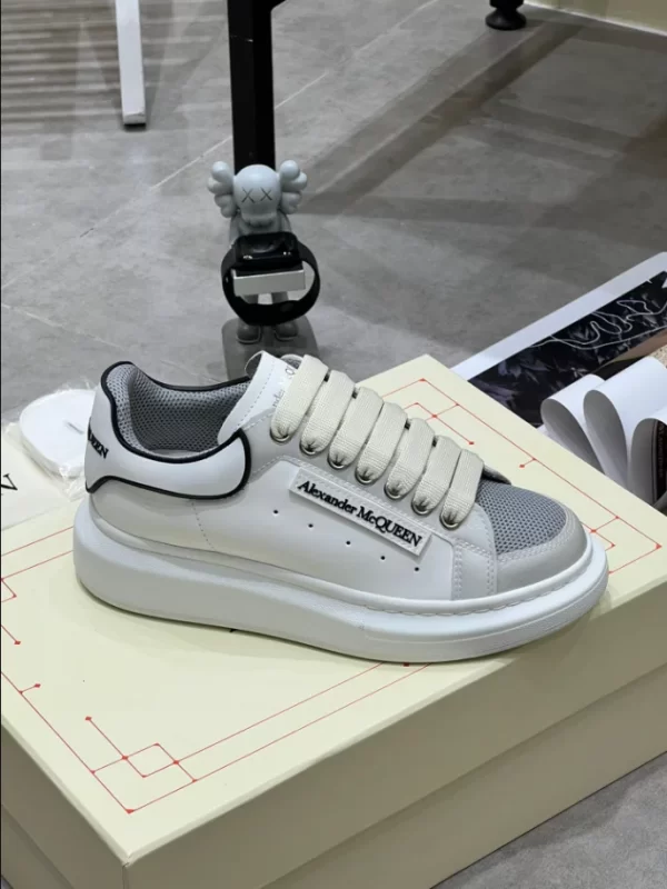 Alexander McQueen Oversized Sneaker - RAS59