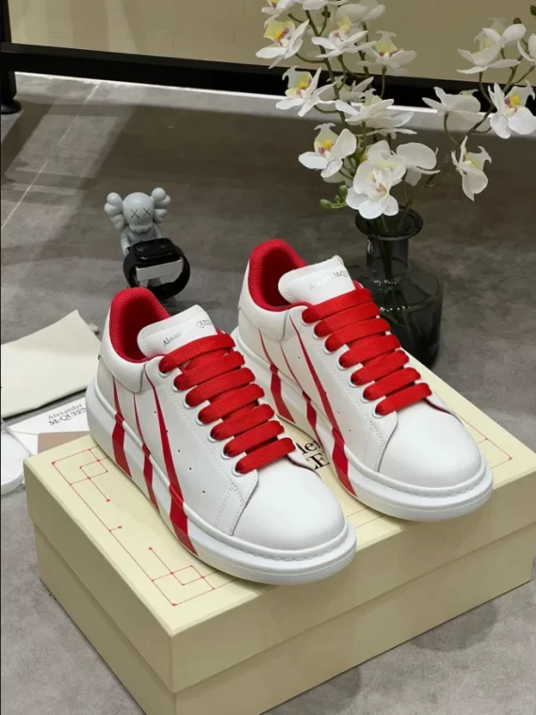 Alexander McQueen Oversized Sneaker - RAS43