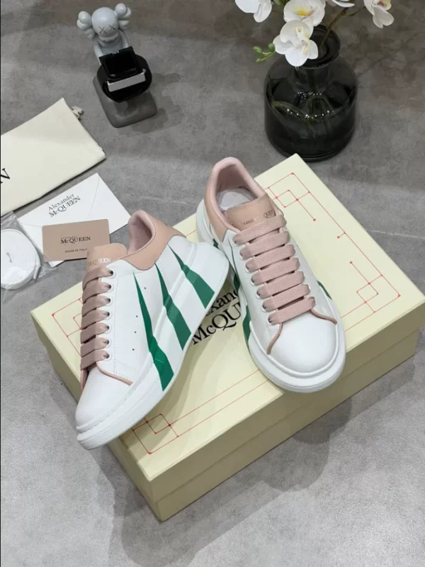 Alexander McQueen Oversized Sneaker - RAS44