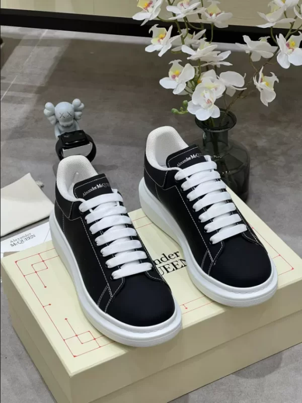 Alexander McQueen Oversized Sneaker - RAS48