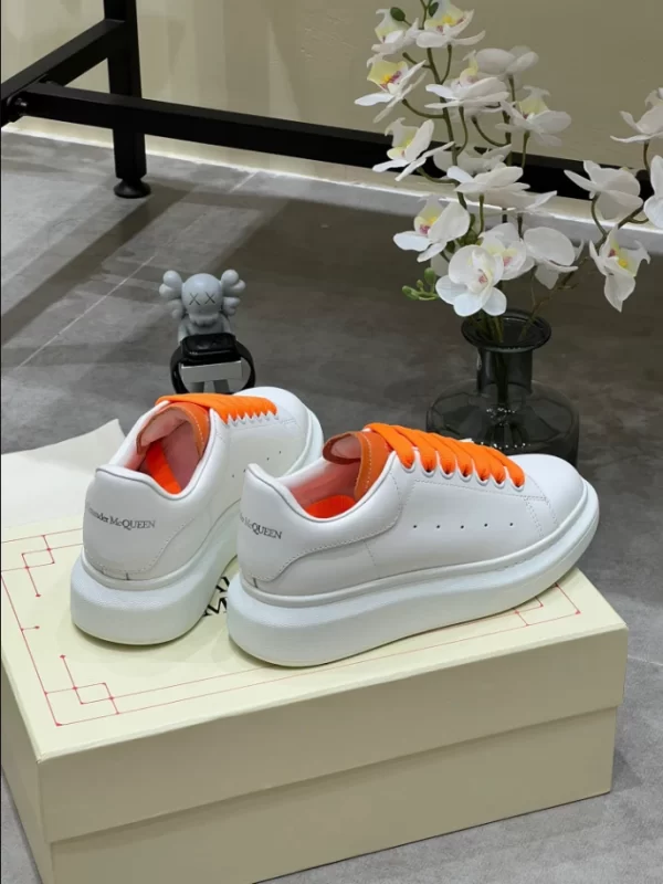 Alexander McQueen Oversized Sneaker - RAS49