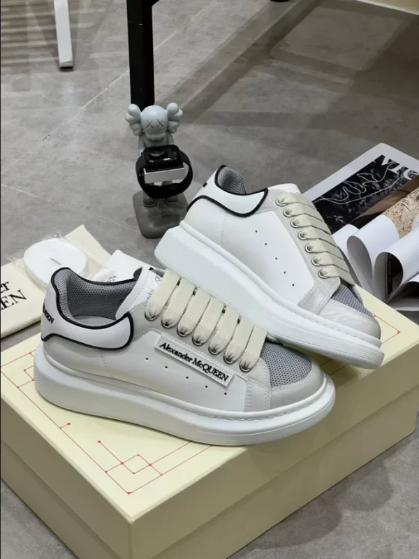 Alexander McQueen Oversized Sneaker - RAS59