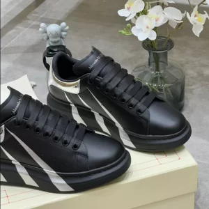 Alexander McQueen Oversized Sneaker - RAS46