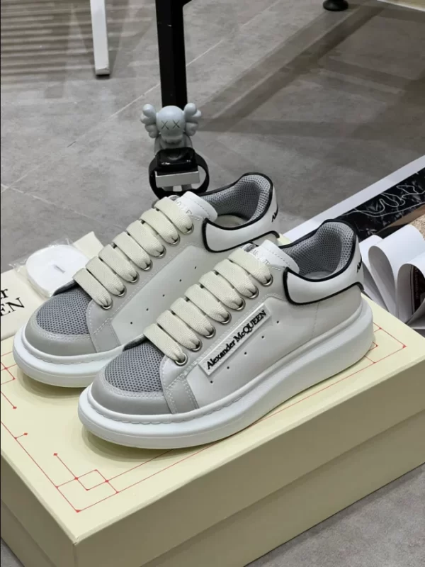 Alexander McQueen Oversized Sneaker - RAS59