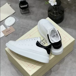 Alexander McQueen Oversized Sneaker - RAS36