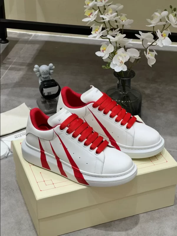 Alexander McQueen Oversized Sneaker - RAS43