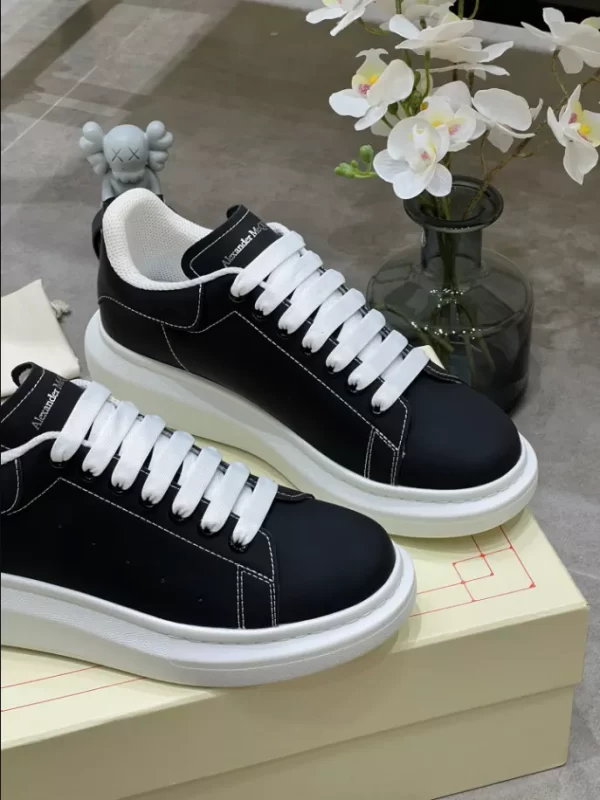 Alexander McQueen Oversized Sneaker - RAS48