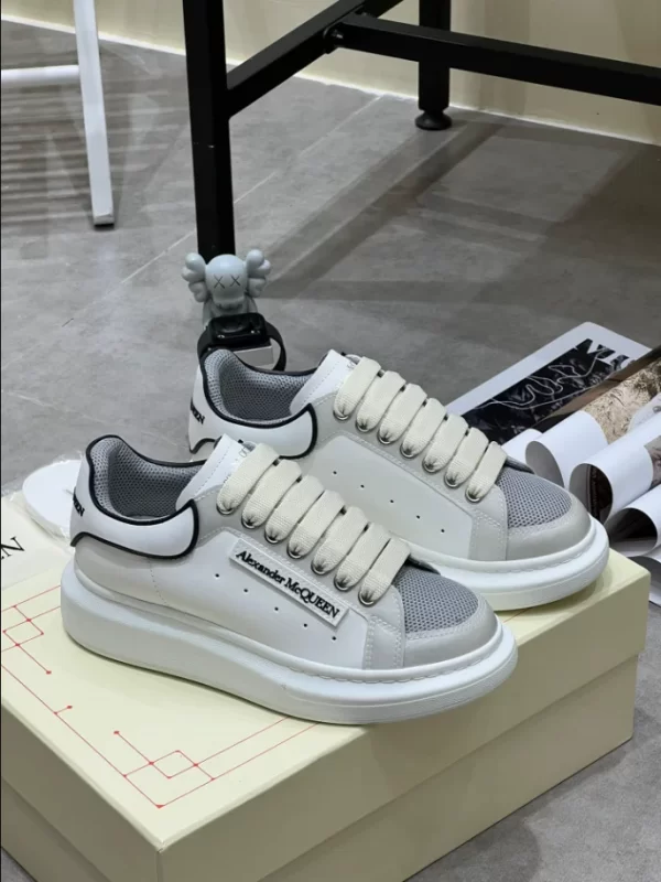 Alexander McQueen Oversized Sneaker - RAS59