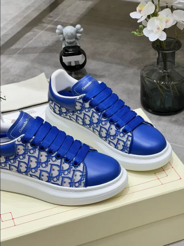 Alexander McQueen Oversized Sneaker - RAS56