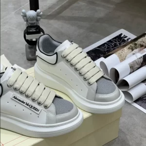 Alexander McQueen Oversized Sneaker - RAS59