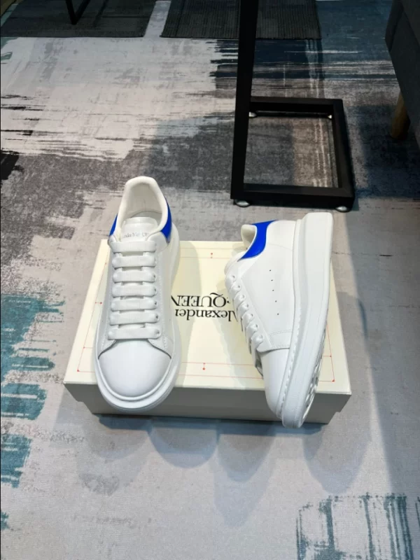 Alexander McQueen Oversized Sneaker - RAS25