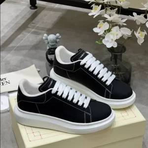 Alexander McQueen Oversized Sneaker - RAS48