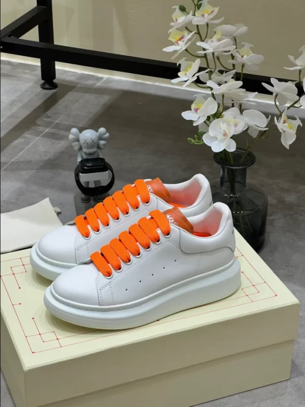 Alexander McQueen Oversized Sneaker - RAS49