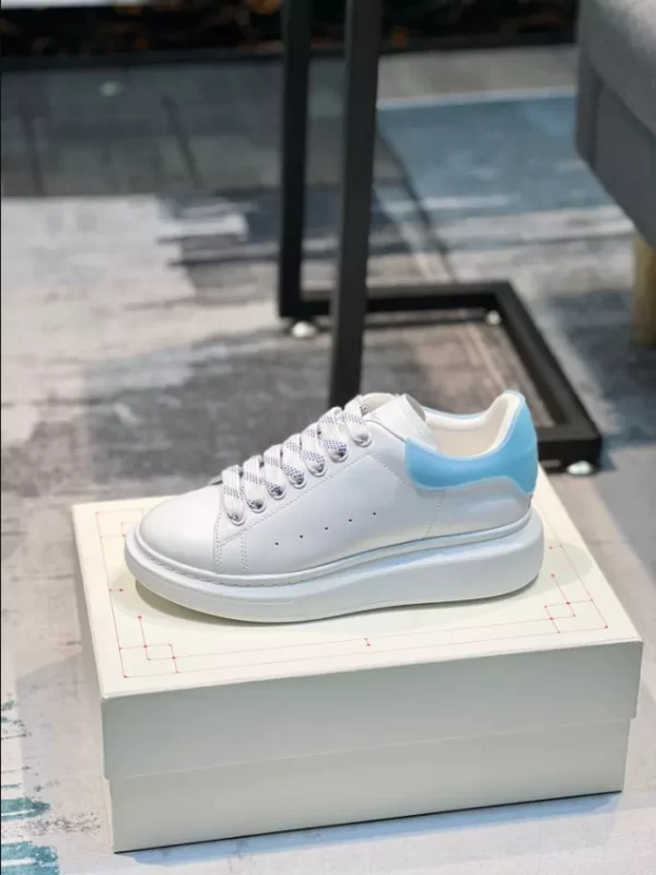 Alexander McQueen Oversized Sneaker - RAS21