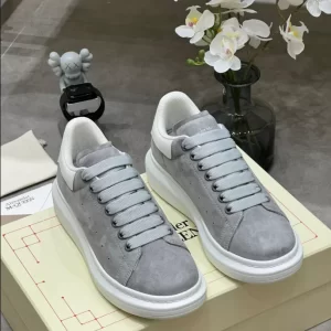 Alexander McQueen Oversized Sneaker - RAS31