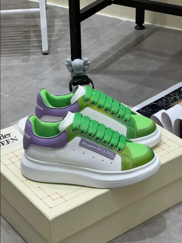 Alexander McQueen Oversized Sneaker - RAS60