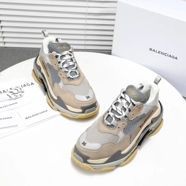 Balenciaga Triple S Sneaker - RBS47