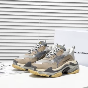 Balenciaga Triple S Sneaker - RBS47