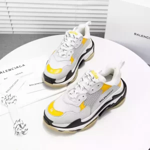 Balenciaga Triple S Sneaker - RBS58