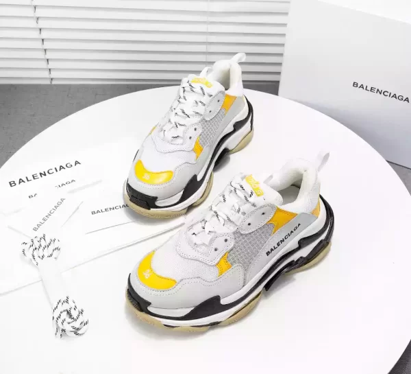 Balenciaga Triple S Sneaker - RBS58