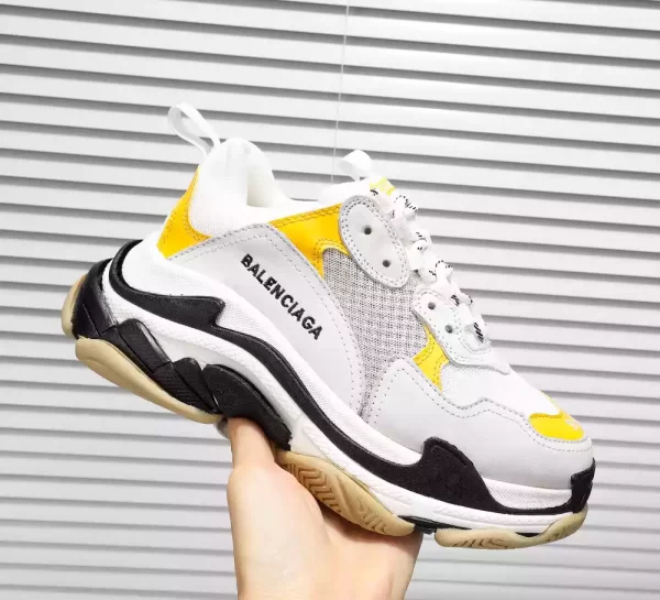 Balenciaga Triple S Sneaker - RBS58