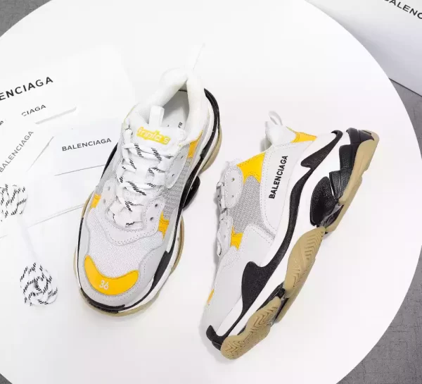 Balenciaga Triple S Sneaker - RBS58