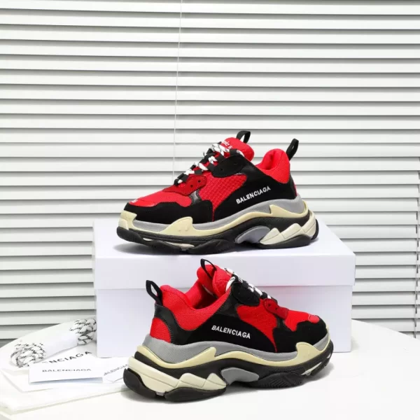 Balenciaga Triple S Sneaker - RBS33