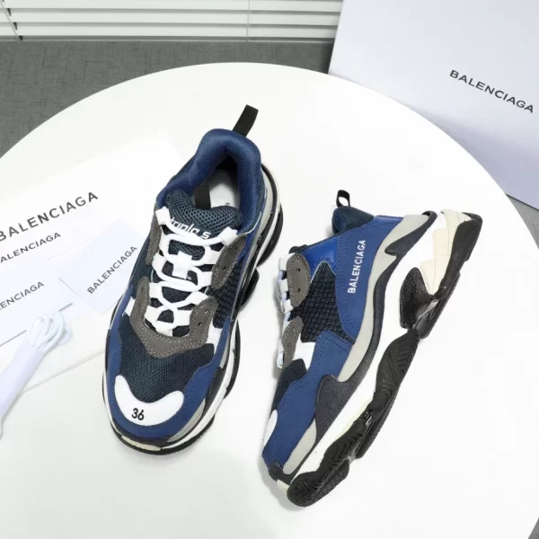 Balenciaga Triple S Sneaker - RBS45