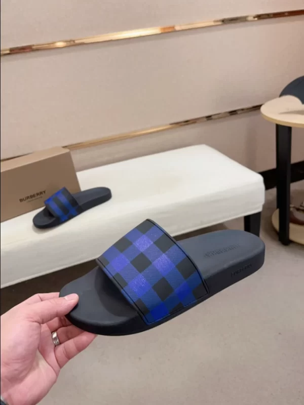 Burberry Check Slides - SB12