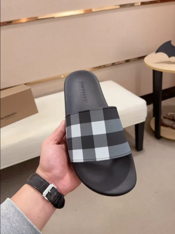 Burberry Check Slides - SB15