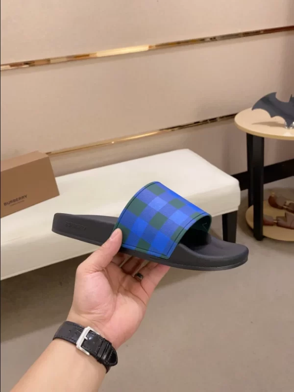 Burberry Check Slides - SB05