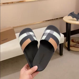 Burberry Check Slides - SB10