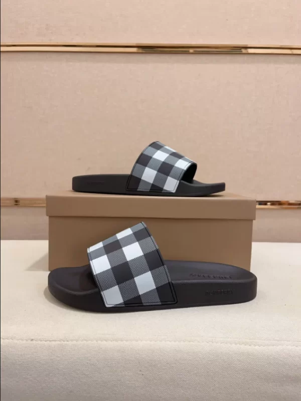 Burberry Check Slides - SB15