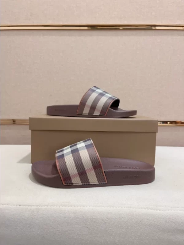 Burberry Check Slides - SB11