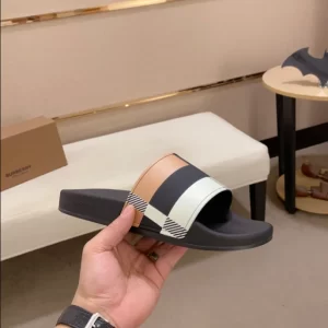 Burberry Check Slides - SB10