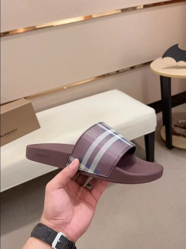 Burberry Check Slides - SB13