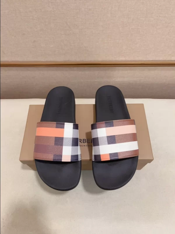 Burberry Check Slides - SB16